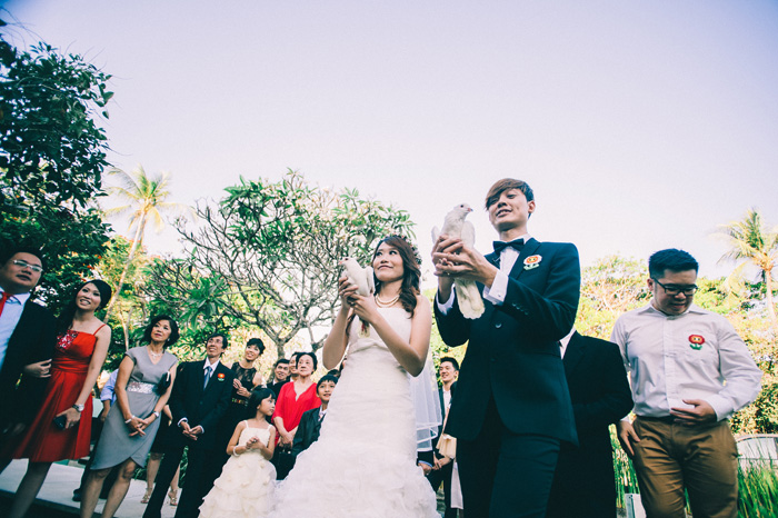 Destination Wedding photography at Kayu Manis Villas Bali Indonesia - bali wedding Photography - Lembongan Nusa Penida Photography - Profesional Photographers In Bali - Wedding - Prewedding - engagement (55)