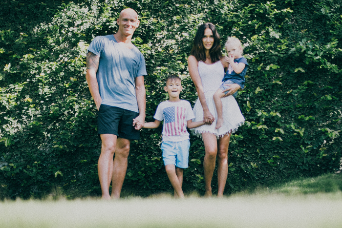 Bali Photography Service - Family Portrait - Bali Wedding Photography at Canggu Beach Bali - Apel photography (1)
