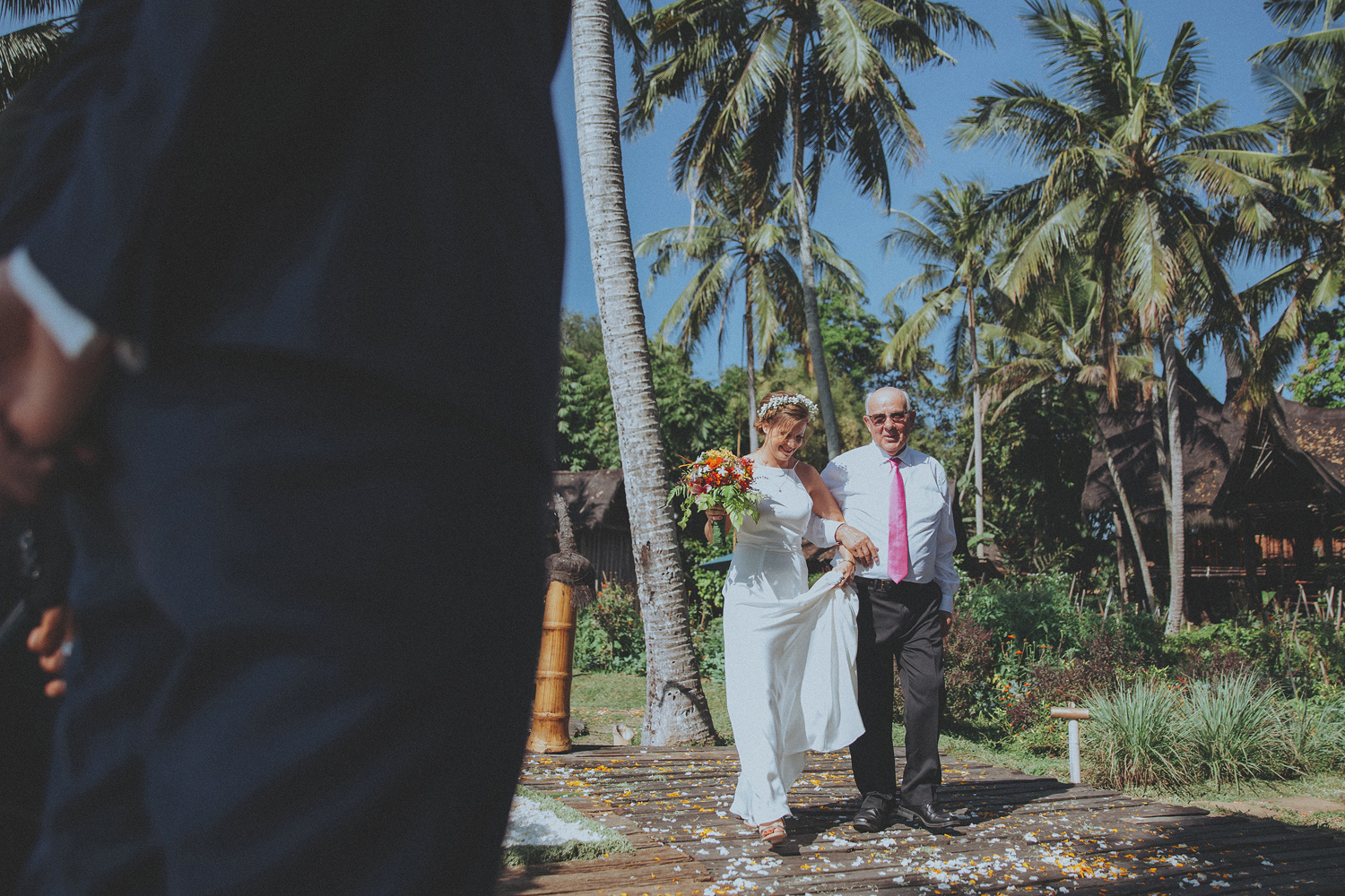 ApelPhotographyh-bambuindahwedding-ubudweddingphotographers-baliweddingphotograhpers-bestphotographersinbali-junebugwedding-lombokphotographers-52