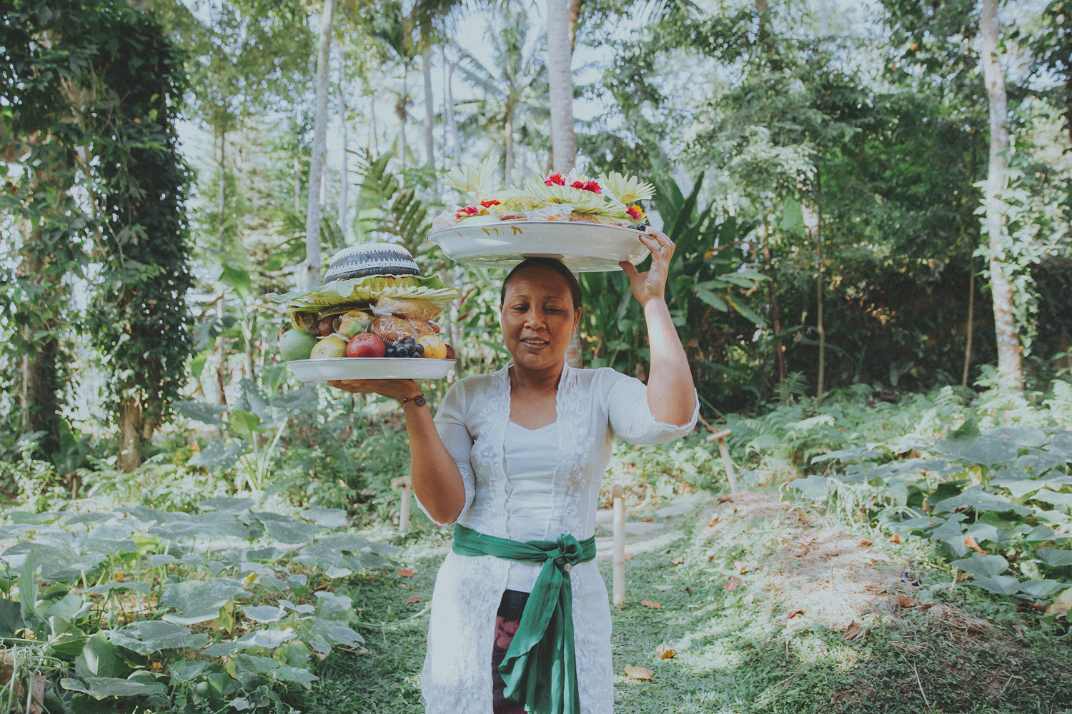 ApelPhotographyh-bambuindahwedding-ubudweddingphotographers-baliweddingphotograhpers-bestphotographersinbali-junebugwedding-lombokphotographers-78