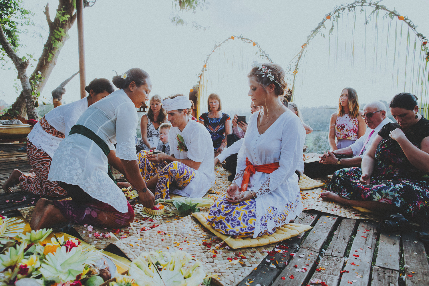 ApelPhotographyh-bambuindahwedding-ubudweddingphotographers-baliweddingphotograhpers-bestphotographersinbali-junebugwedding-lombokphotographers-84