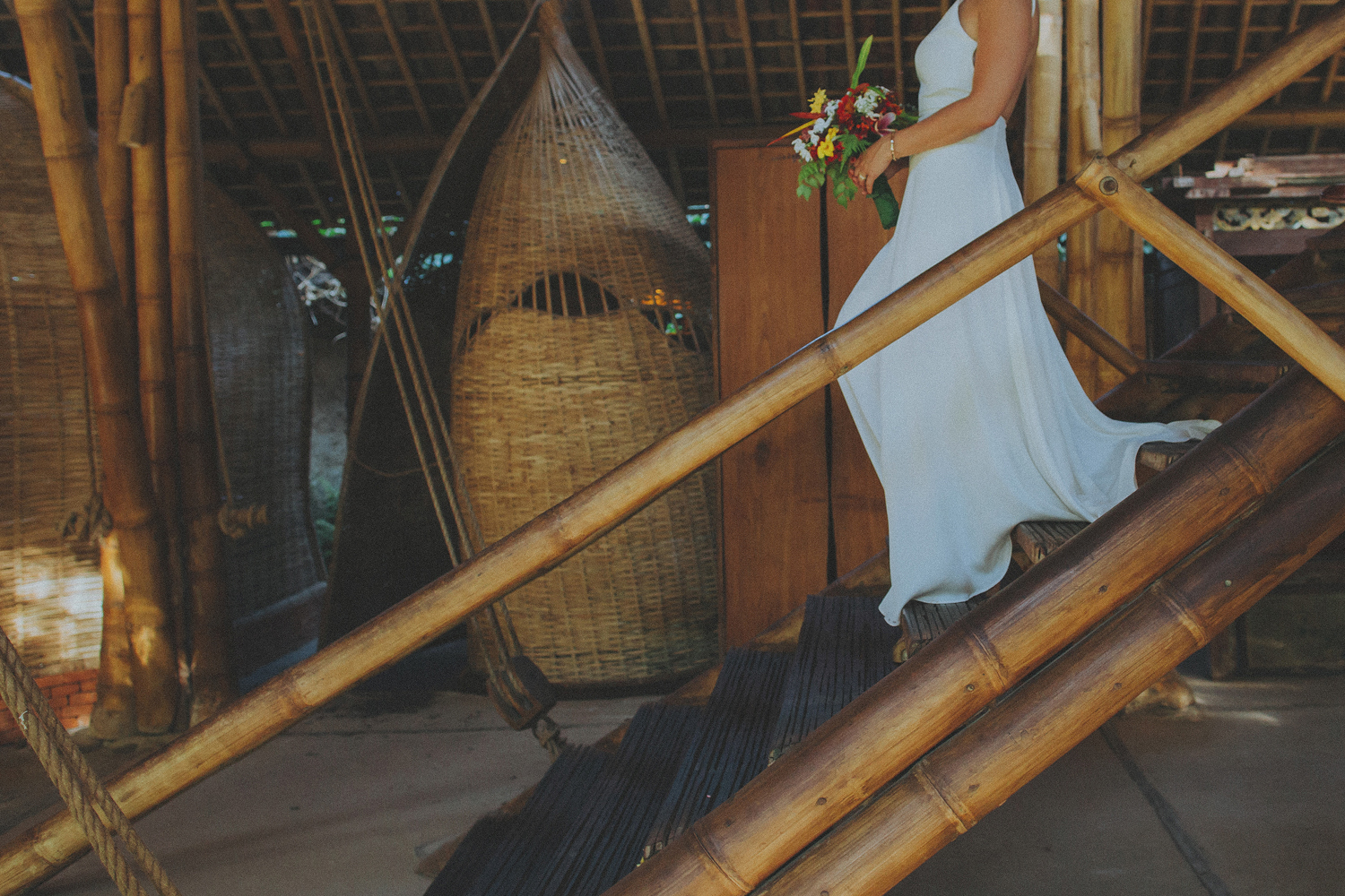 ApelPhotographyh-bambuindahwedding-ubudweddingphotographers-baliweddingphotograhpers-bestphotographersinbali-junebugwedding-lombokphotographers-99