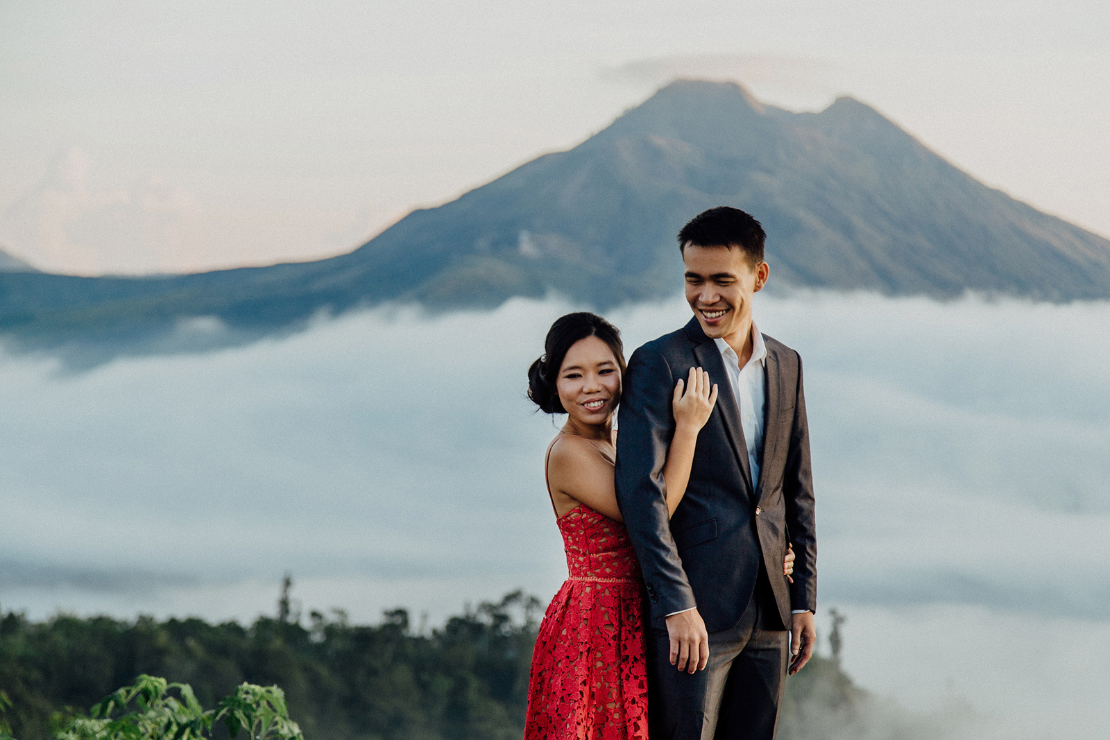 baliweddingphotography-balibasedweddingphotographers-apelphotography-pandeheryana-baturmountprewedding-bestweddingphotographers-12