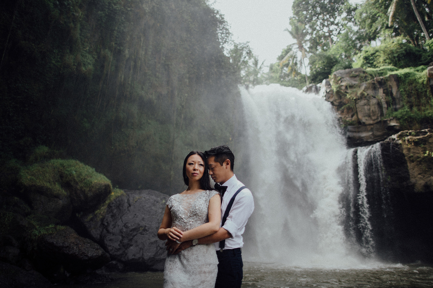 baliweddingphotographers-lembonganislandwedding-lombokweddingphotographers-pandeheryana-engagement-postweddinginbali-baliphotographers-20