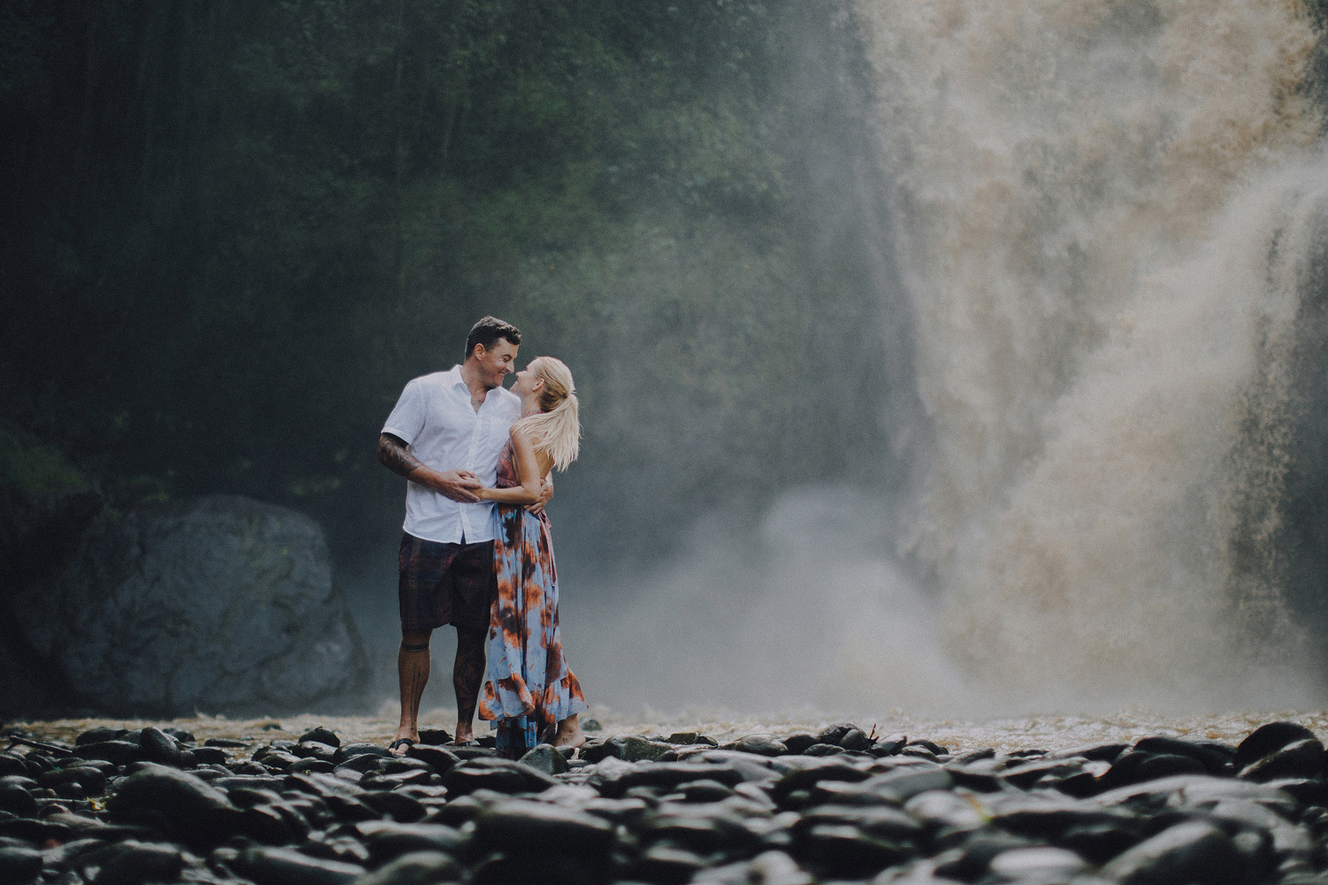 baliweddingphotographers-photographersinbali-engagementphotography-postweddinginbali-ubudweddingphotographers-pandeheryana-49