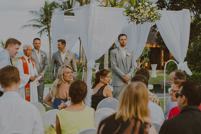 Pandeheryana_baliweddingphotography-baliwedding-photographersinbali-weddingatJeevaSaba-lombokweddingphoto-lembonganweddingphoto-nusapenida-bestweddingphotographers_40