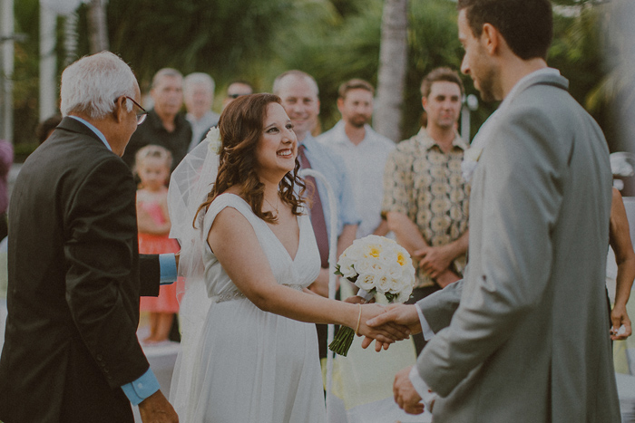 Pandeheryana_baliweddingphotography-baliwedding-photographersinbali-weddingatJeevaSaba-lombokweddingphoto-lembonganweddingphoto-nusapenida-bestweddingphotographers_44_