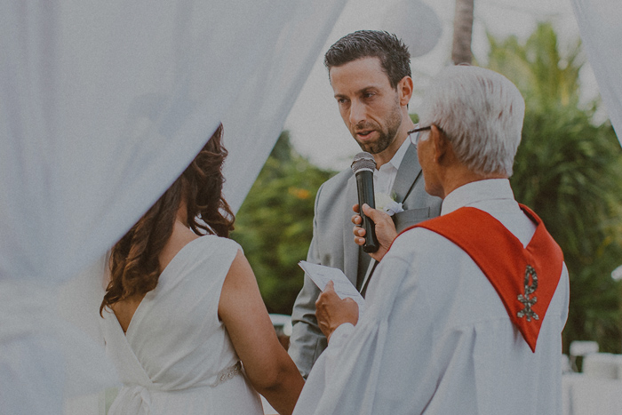 Pandeheryana_baliweddingphotography-baliwedding-photographersinbali-weddingatJeevaSaba-lombokweddingphoto-lembonganweddingphoto-nusapenida-bestweddingphotographers_49