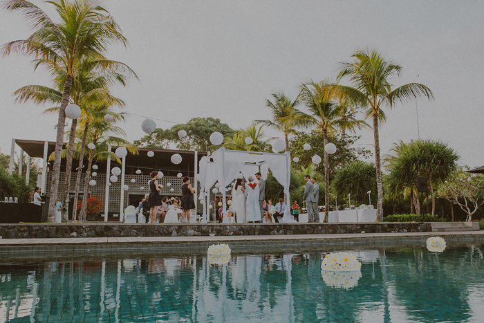 Pandeheryana_baliweddingphotography-baliwedding-photographersinbali-weddingatJeevaSaba-lombokweddingphoto-lembonganweddingphoto-nusapenida-bestweddingphotographers_53