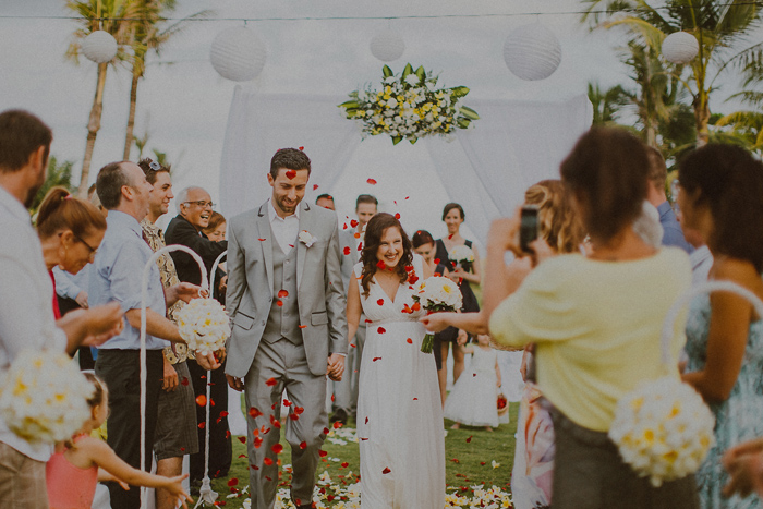 Pandeheryana_baliweddingphotography-baliwedding-photographersinbali-weddingatJeevaSaba-lombokweddingphoto-lembonganweddingphoto-nusapenida-bestweddingphotographers_60