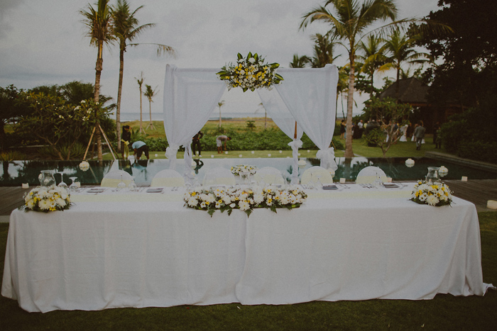 Pandeheryana_baliweddingphotography-baliwedding-photographersinbali-weddingatJeevaSaba-lombokweddingphoto-lembonganweddingphoto-nusapenida-bestweddingphotographers_65